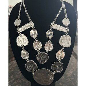 Chico’s Silver Tone Statement Necklace Chain Hammered Polished Metal Discs